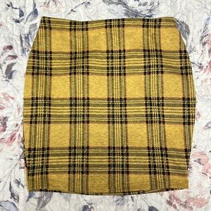 I’m selling a plad mini skirt from @popular 21 in size small